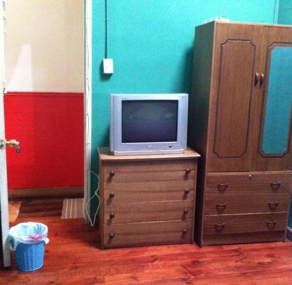 اتاق استاندارد با سرویس بهداشتی مشترک, Hostal Tricontinental