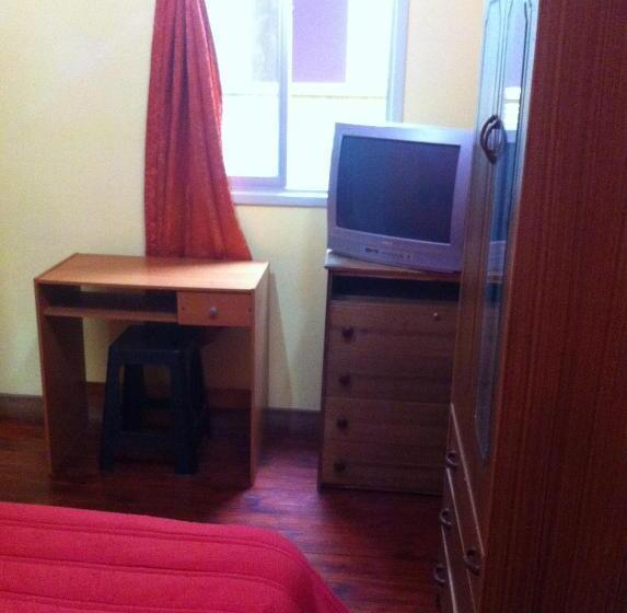 اتاق استاندارد با سرویس بهداشتی مشترک, Hostal Tricontinental