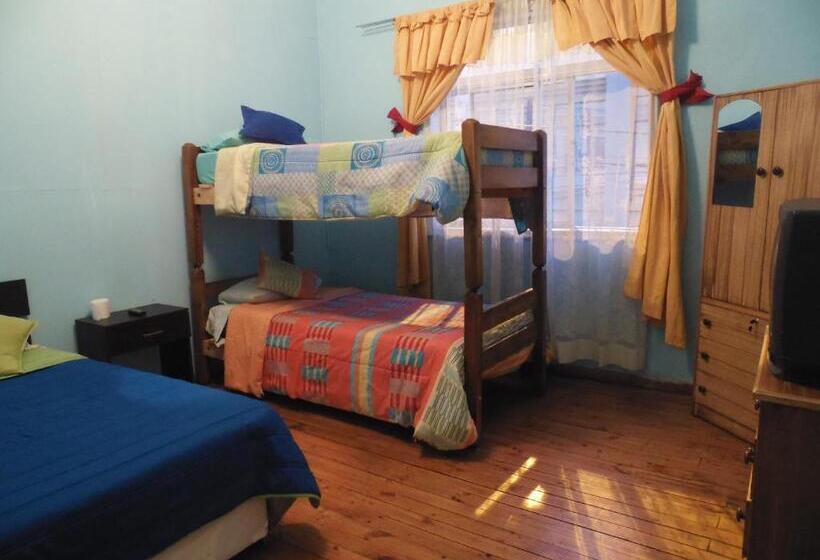 اتاق خانوادگی با سرویس بهداشتی مشترک, Hostal Tricontinental