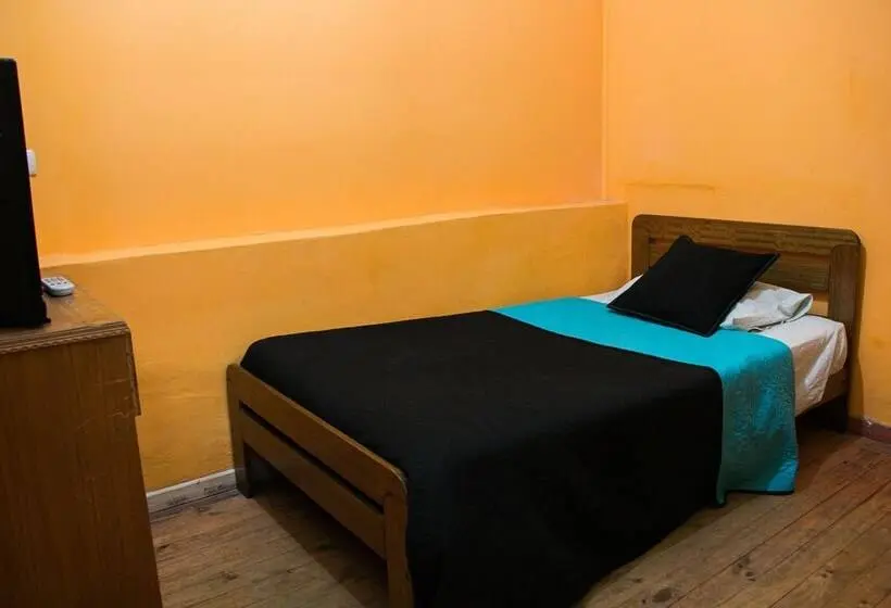 اتاق استاندارد یک تخته با سرویس بهداشتی مشترک, Hostal Tricontinental