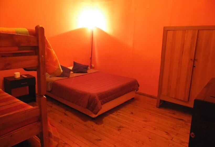 اتاق خانوادگی با سرویس بهداشتی مشترک, Hostal Tricontinental