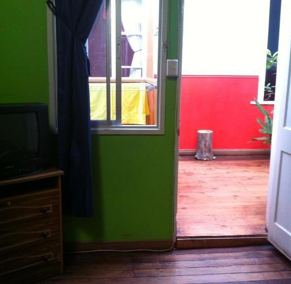 اتاق استاندارد با سرویس بهداشتی مشترک, Hostal Tricontinental