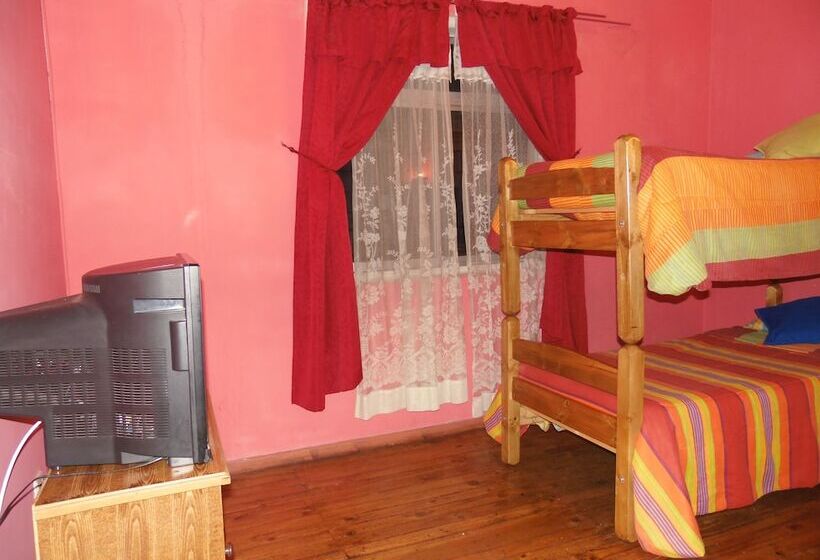اتاق خانوادگی با سرویس بهداشتی مشترک, Hostal Tricontinental