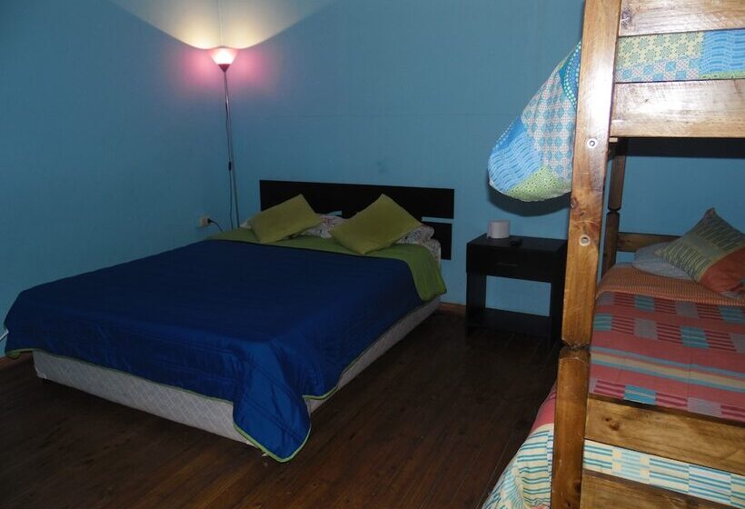 اتاق خانوادگی با سرویس بهداشتی مشترک, Hostal Tricontinental