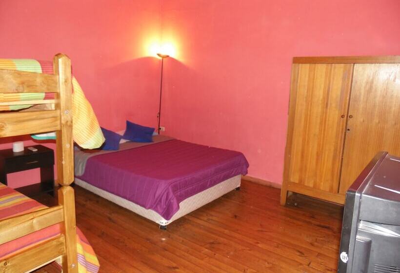 اتاق خانوادگی با سرویس بهداشتی مشترک, Hostal Tricontinental