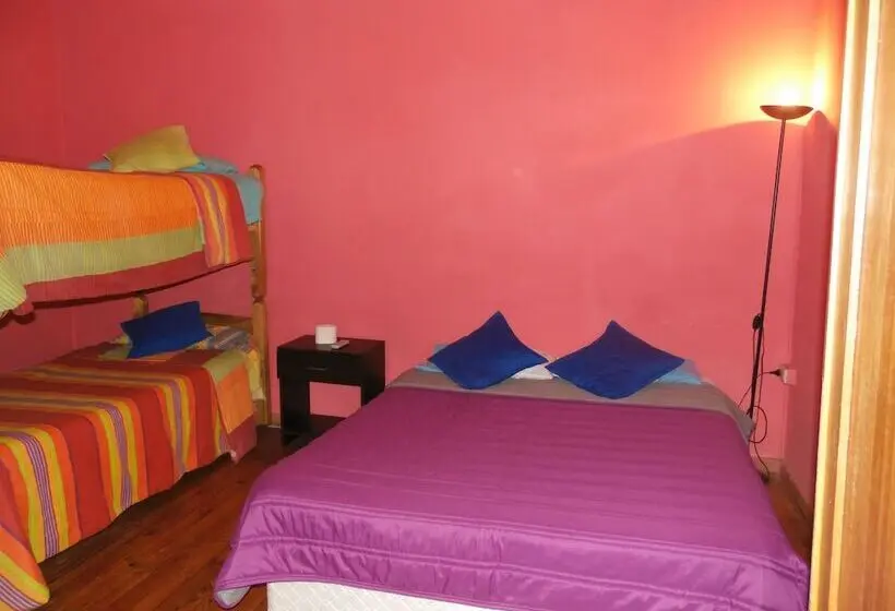 اتاق خانوادگی با سرویس بهداشتی مشترک, Hostal Tricontinental