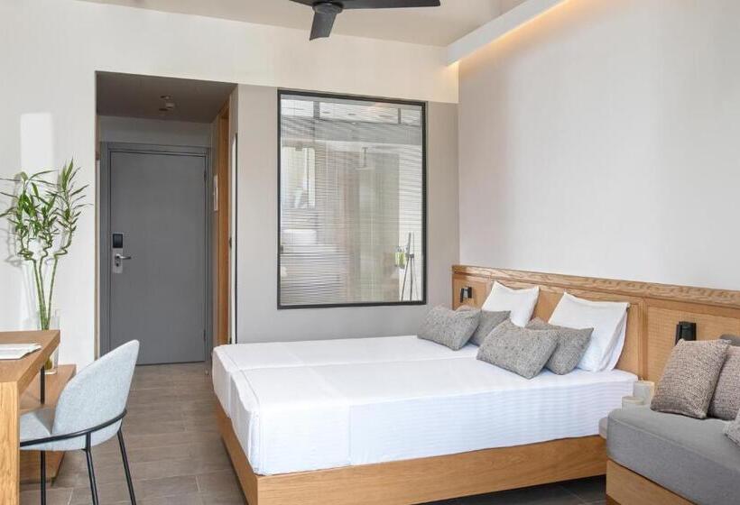 اتاق سوپریور با چشمانداز جانبی دریا, Almyrida Resort