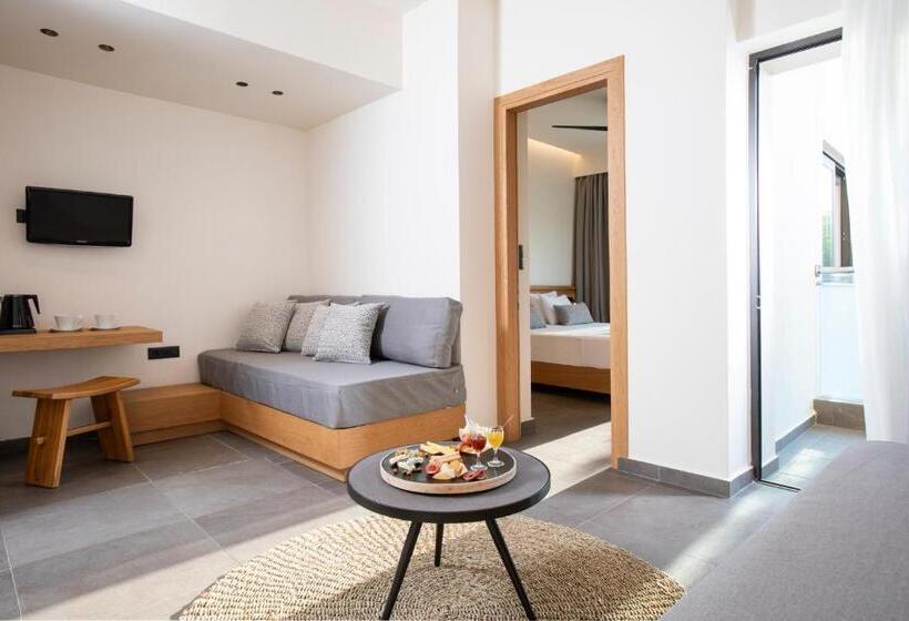 سوییت جونیور با بالکن, Almyrida Resort