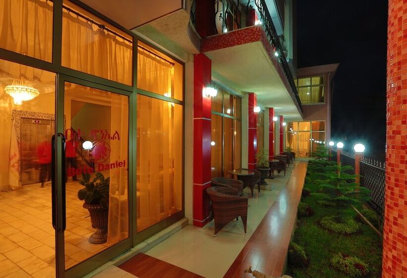 Camera Standard, Bete Daniel