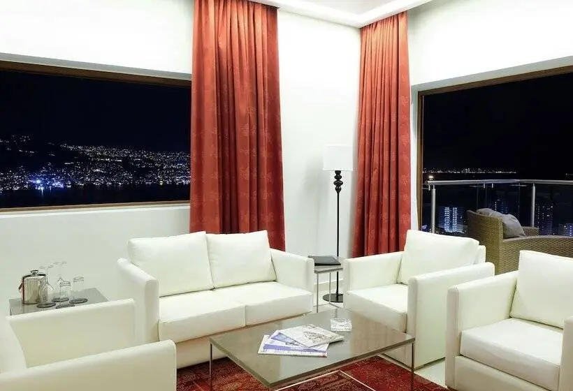 سوییت جونیور, Burj On Bay