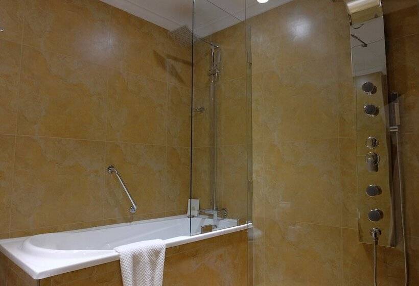 سوییت جونیور, Burj On Bay