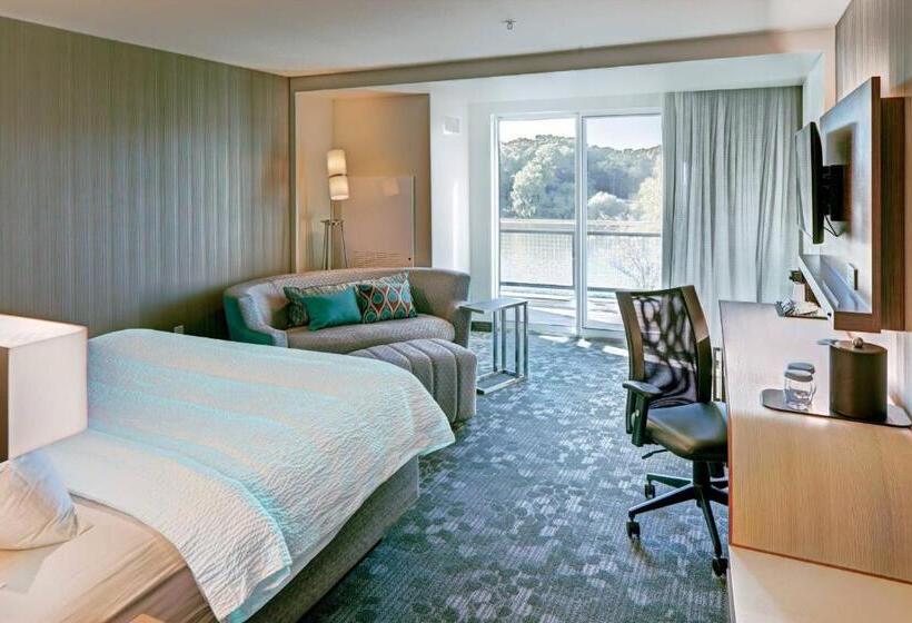 Стандартный Номер Кровать Кинг, Courtyard By Marriott Appleton Riverfront