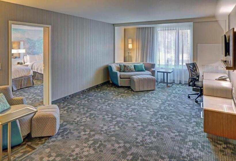 带2个卧室的套房, Courtyard By Marriott Appleton Riverfront