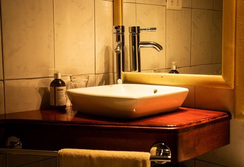 스탠다드 룸, El Reloj