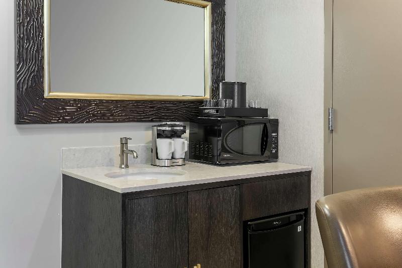 스위트 킹사이즈 침대, Embassy Suites By Hilton Syracuse Destiny Usa