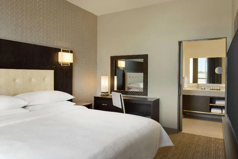 سوئیت با تخت بزرگ, Embassy Suites By Hilton Syracuse Destiny Usa