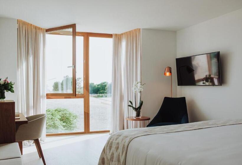 Номер Deluxe Вид на Море Боковой, Es Princep The Leading Hotels Of The World