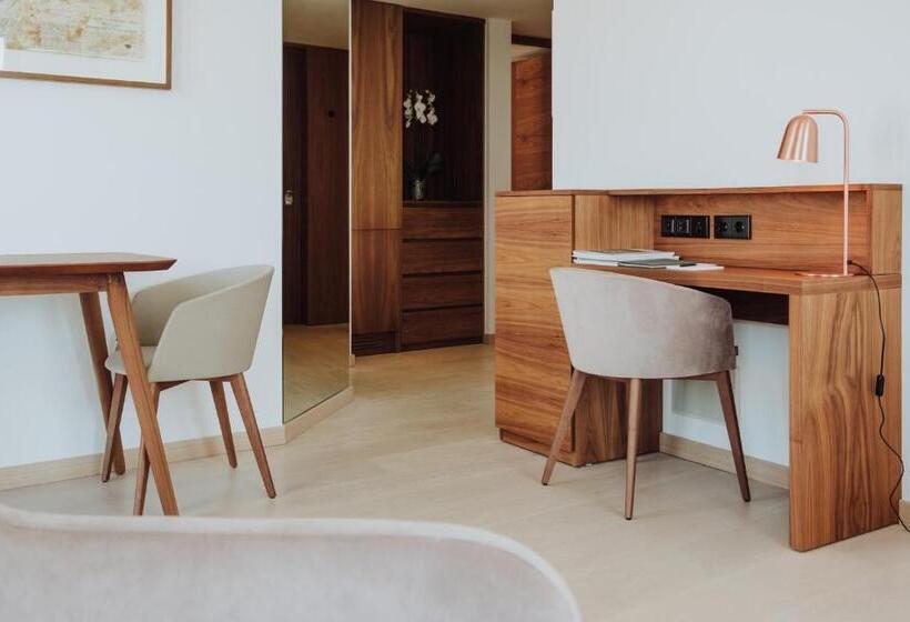 Полулюкс, Es Princep The Leading Hotels Of The World