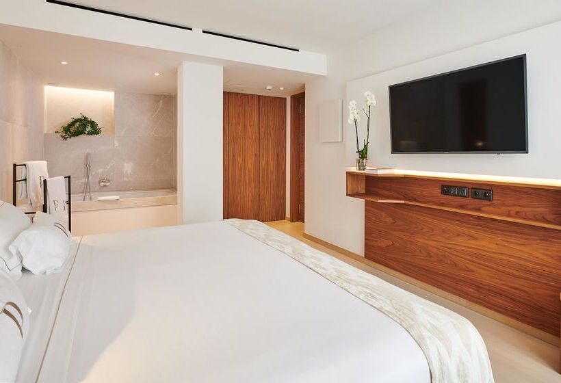 Номер Deluxe Вид на Море Боковой, Es Princep   The Leading Hotels Of The World