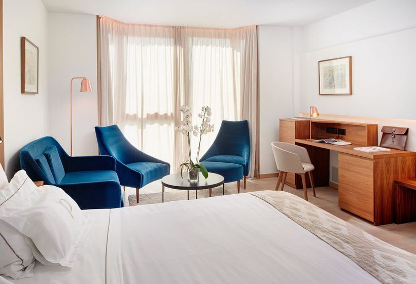 Номер Deluxe Вид на Море Боковой, Es Princep The Leading Hotels Of The World