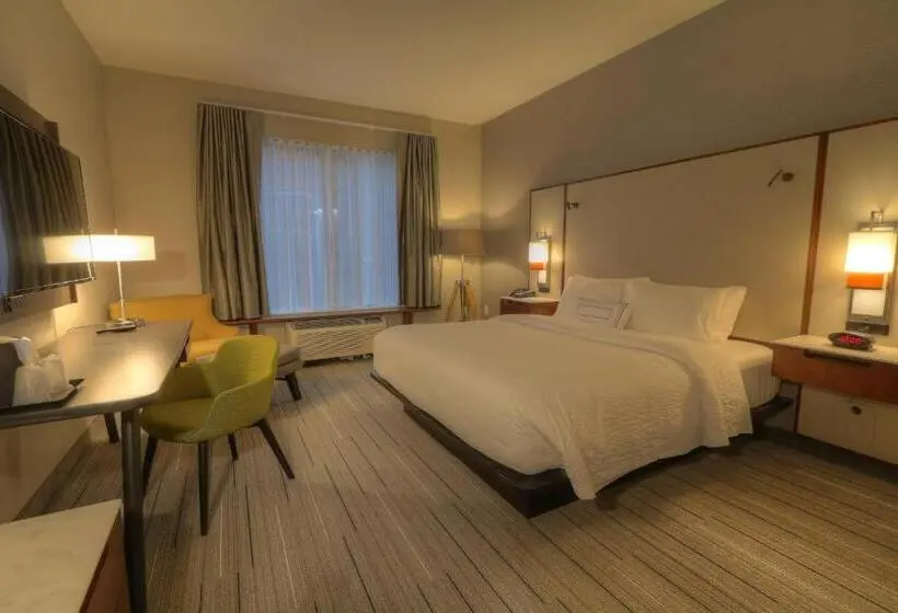 キングサイズベッドのスタンダードルーム, Fairfield Inn & Suites By Marriott Gatlinburg Downtown