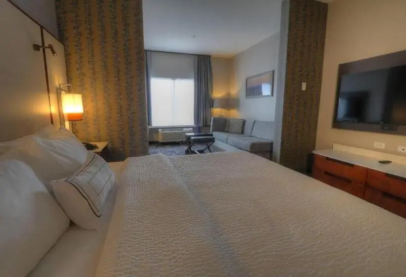 キングサイズベッドのスイートルーム, Fairfield Inn & Suites By Marriott Gatlinburg Downtown