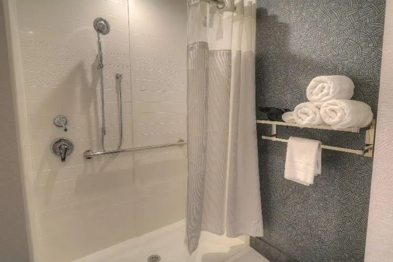 キングサイズベッドのスタンダードルーム, Fairfield Inn & Suites By Marriott Gatlinburg Downtown