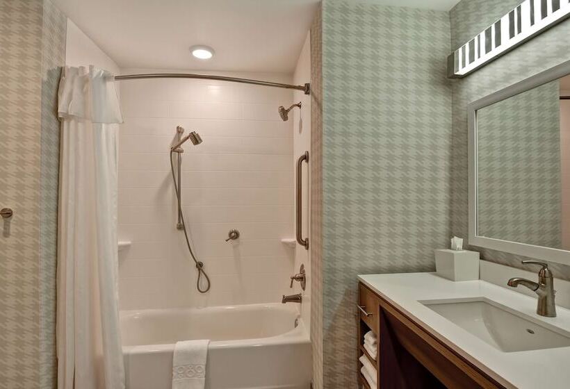 سوئیت برای معلولان, Home2 Suites By Hilton Tampa Usf Near Busch Gardens