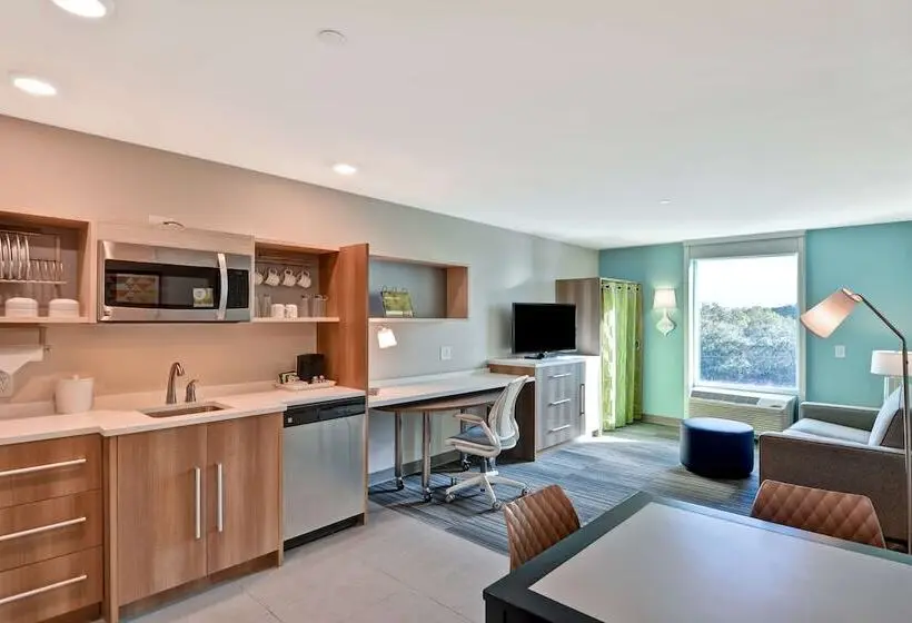 身障者適用スイートルーム, Home2 Suites By Hilton Tampa Usf Near Busch Gardens