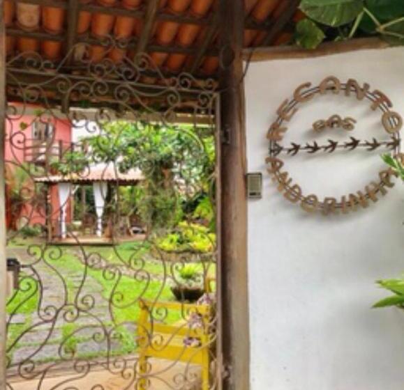 可看到停车场的标准间, Recanto Das Andorinhas Studios