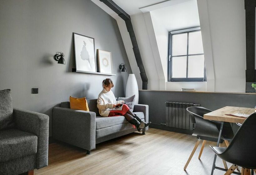 Family Suite, The Faces Petrogradskaya