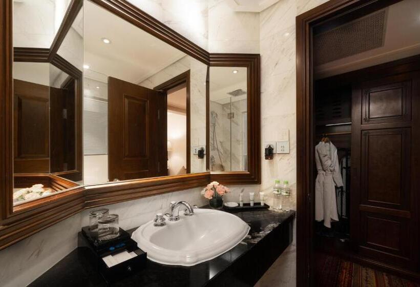 اتاق استاندارد, The Lapis