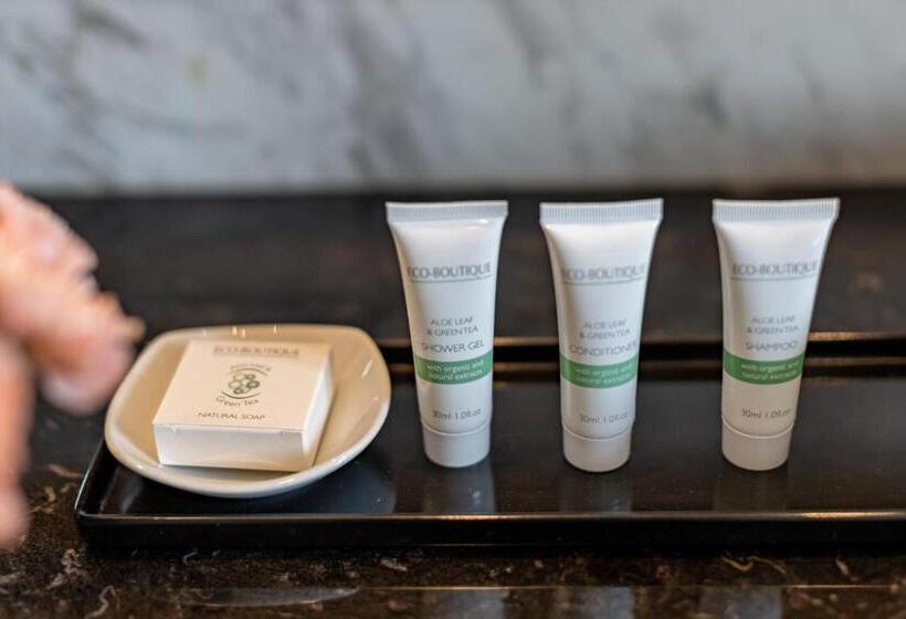 اتاق استاندارد تودرتو, The Lapis