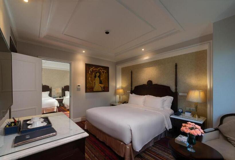 اتاق استاندارد تودرتو, The Lapis