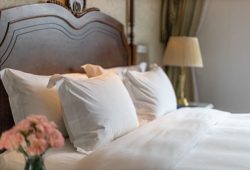 اتاق استاندارد تودرتو, The Lapis