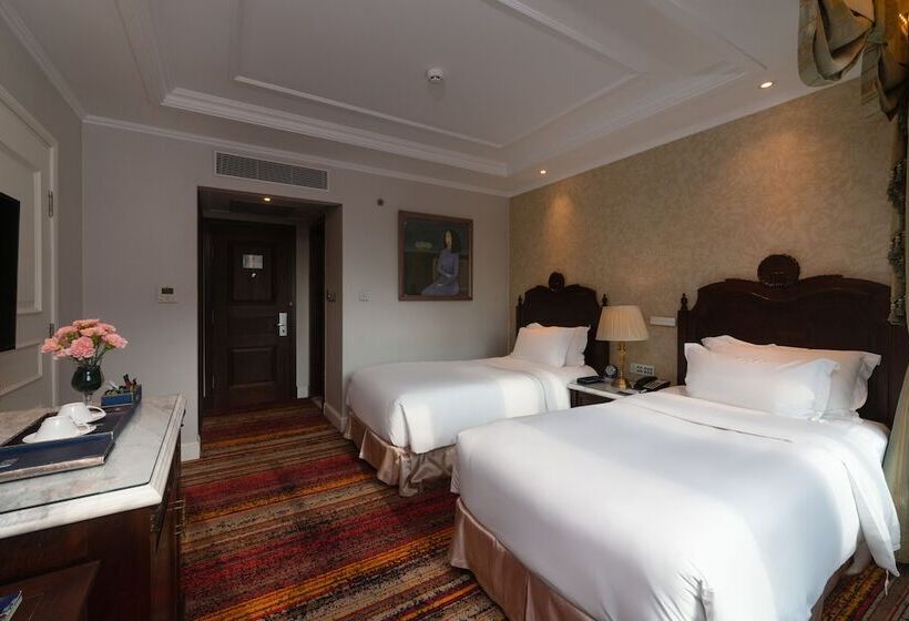 اتاق سوپریور با چشم‌انداز شهر, The Lapis