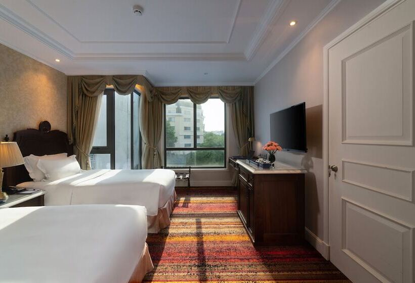 اتاق سوپریور با چشم‌انداز شهر, The Lapis