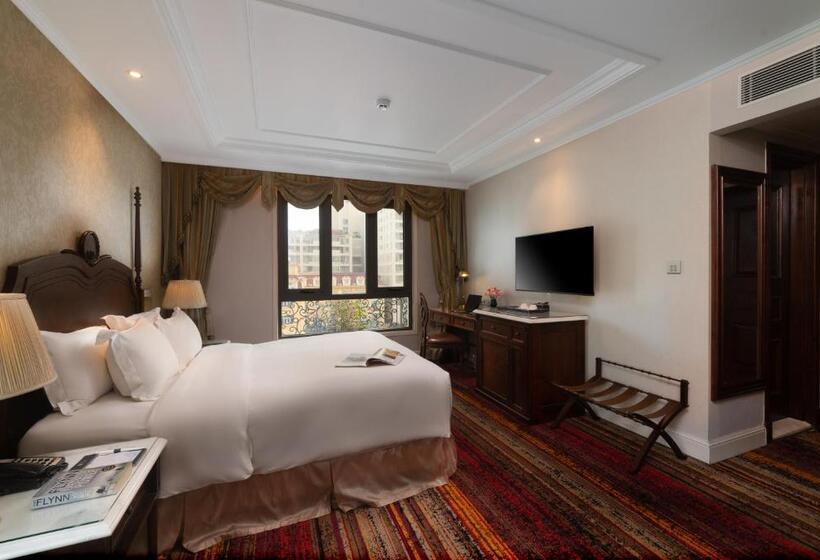 اتاق لوکس با چشم‌انداز شهر, The Lapis