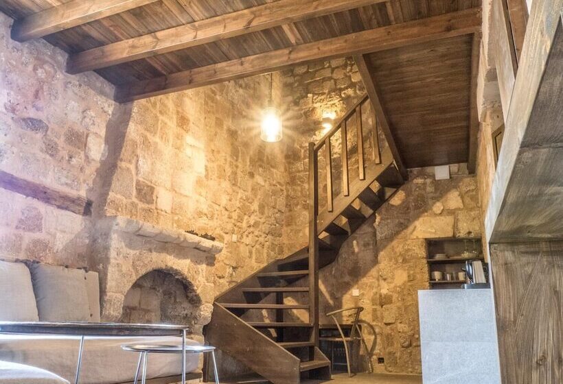 غرفة قياسية رباعية, Trinity Boutique