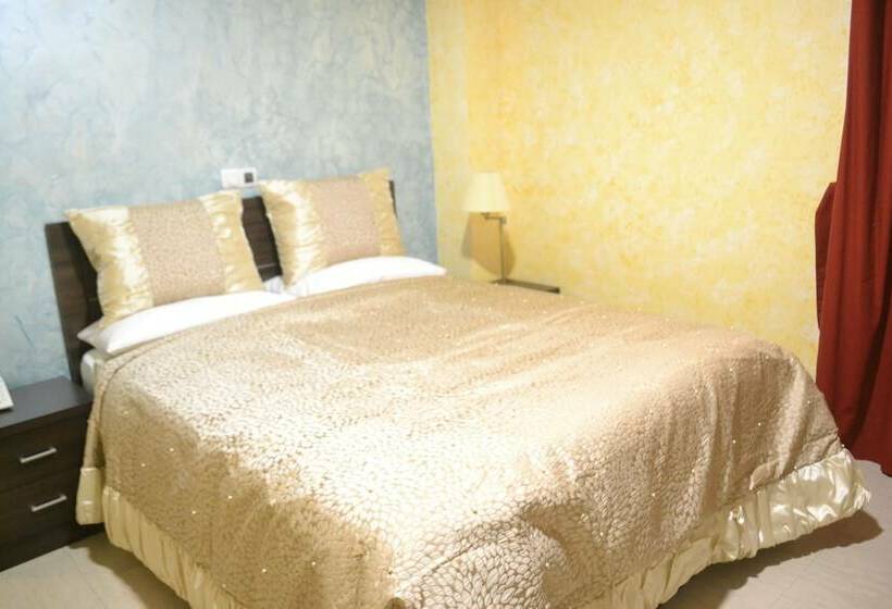 اتاق استاندارد سه نفره, Noubou International