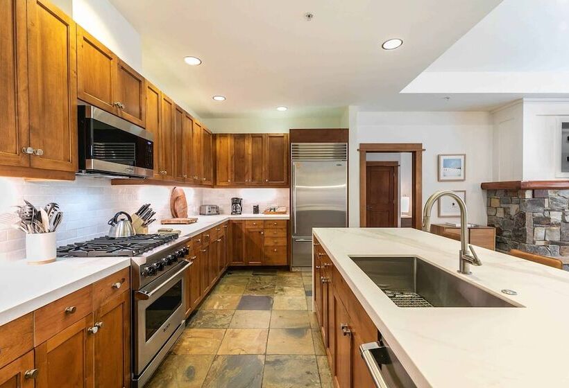 Апартаменты 3 Спальни, East West Hospitality Tahoe