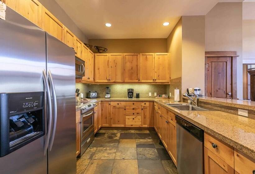 Апартаменты 2 Спальни, East West Hospitality Tahoe