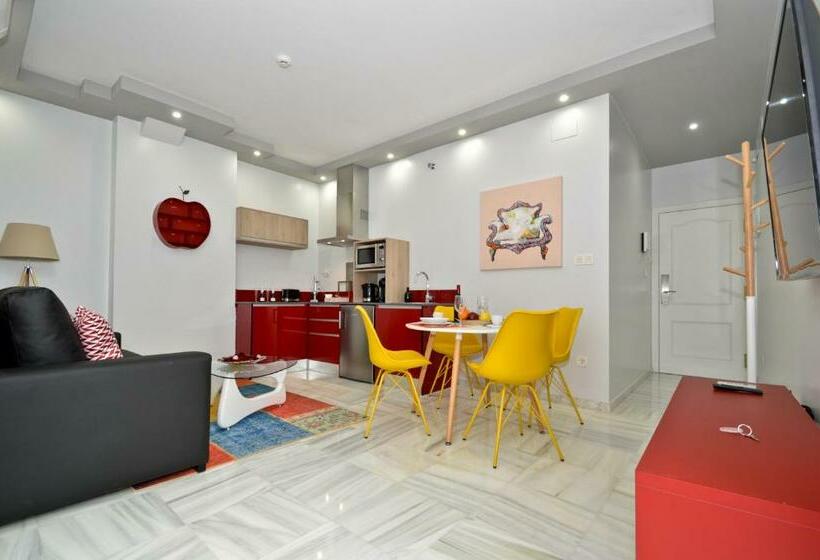 استودیو استاندارد با بالکن, The Zentral Arenal Suites