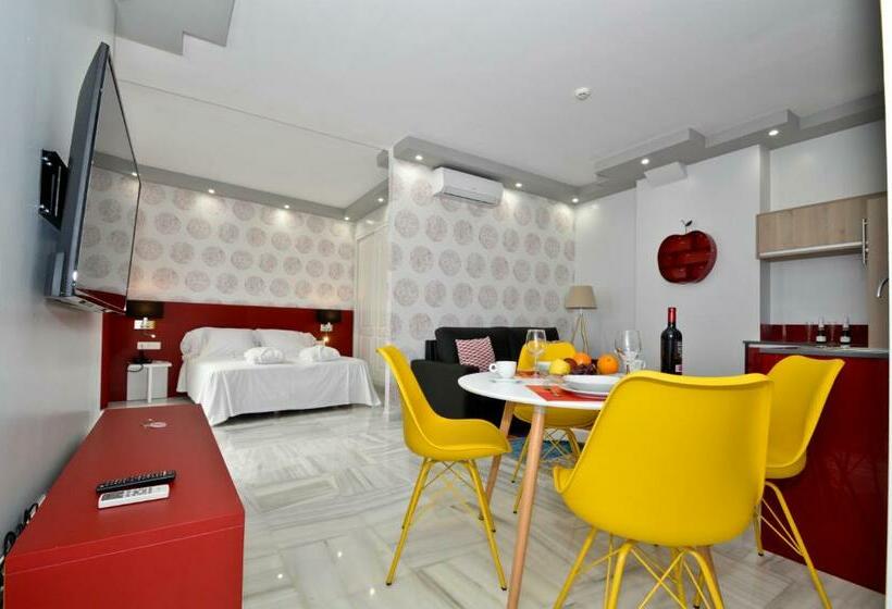 استودیو استاندارد با بالکن, The Zentral Arenal Suites