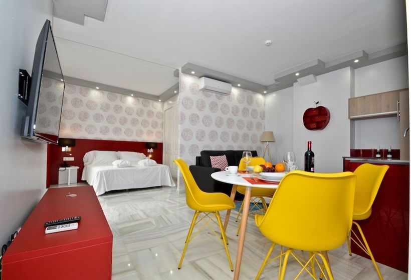 استودیو استاندارد با بالکن, The Zentral Arenal Suites