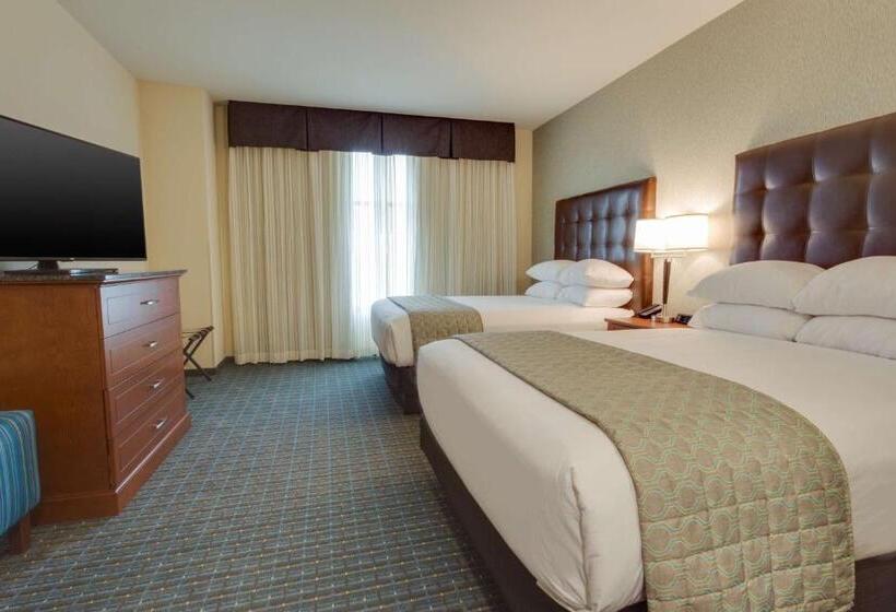 جناح, Drury Plaza Hotel St. Louis St. Charles