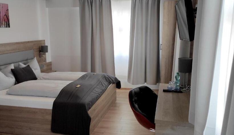 带大床的高级房间, Adler Ittendorf   Hotel Garni   24h Self Checkin