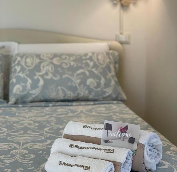 اتاق سه نفره سوپریور با چشم‌انداز دریا, Don Giacchì Country House