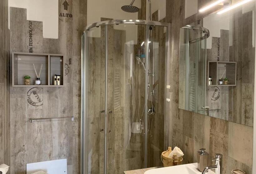 اتاق لوکس با چشم‌انداز دریا, Don Giacchì Country House