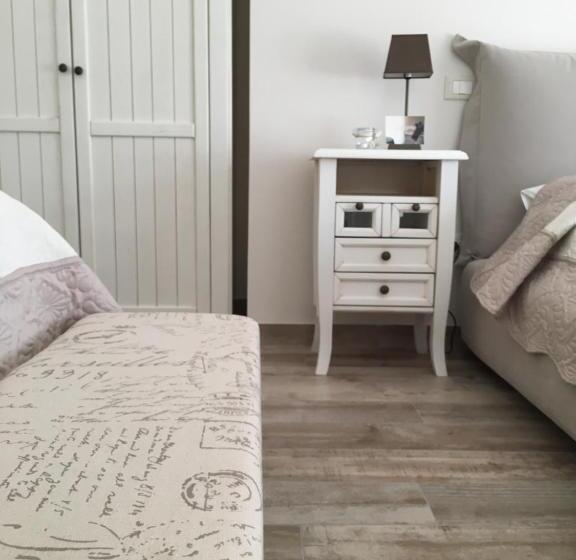 اتاق لوکس با چشم‌انداز دریا, Don Giacchì Country House